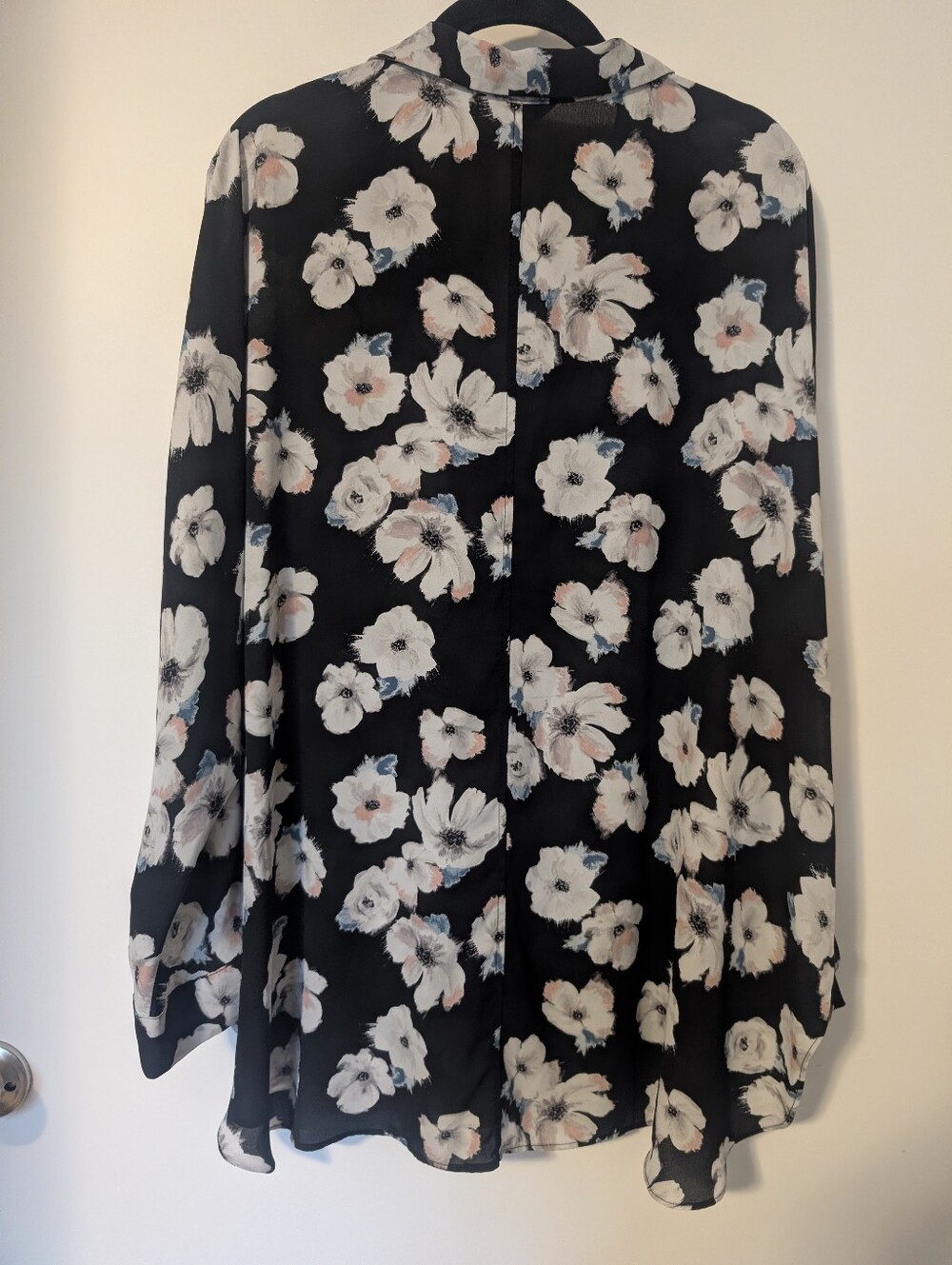 Reitmans Black Floral Button-Front Blouse - Picture 6 of 6